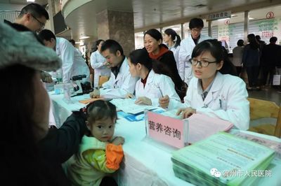 党建联盟送健康 义诊服务中的营养健康咨询为群众打造晚年长青林
